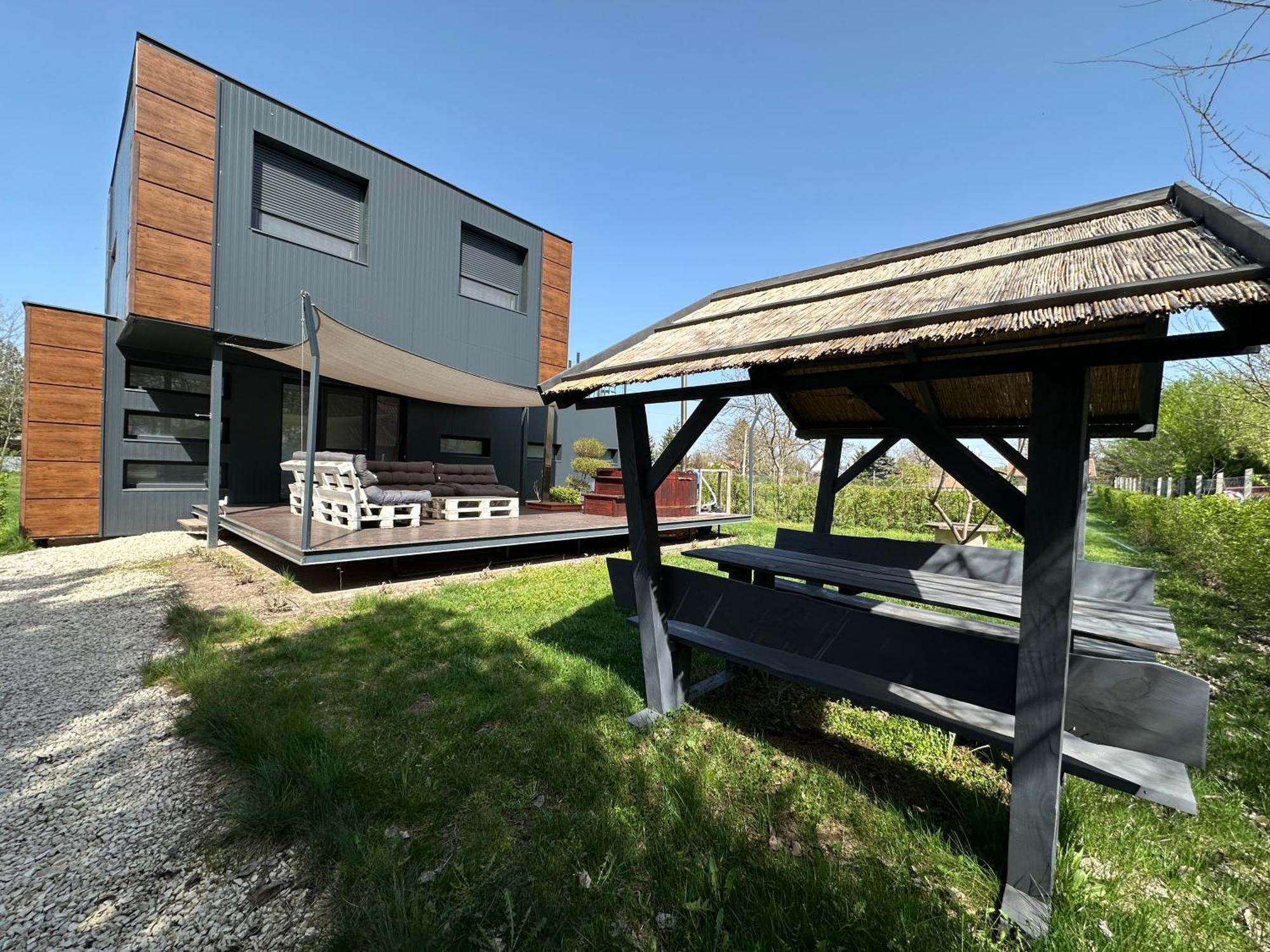 Swan Apartment Sandorfalva